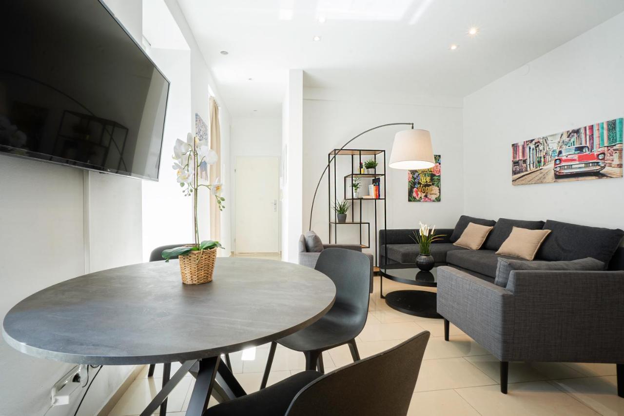 Chic Newly-Renovated Apartment Steps From Subway In Vienna'S Hernals District Exteriör bild